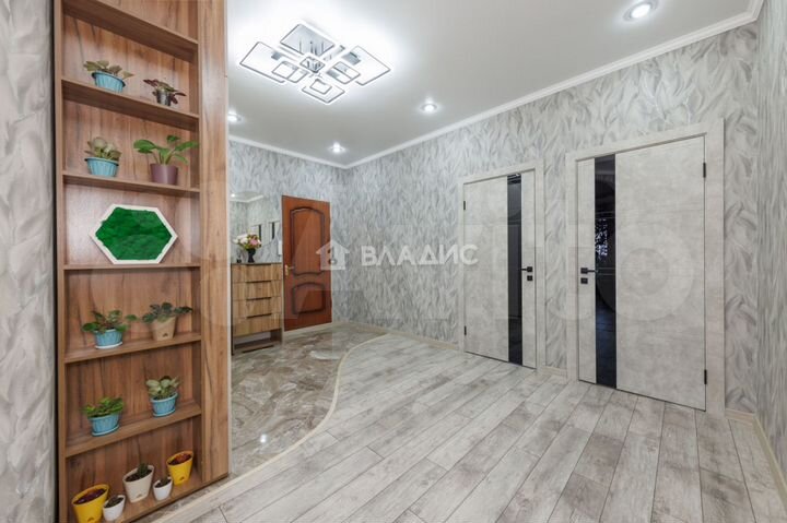 3-к. квартира, 105 м², 3/10 эт.