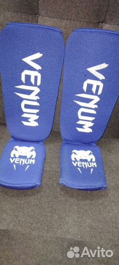 Шлем защитный перчатки щитки защита голени