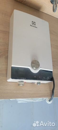 Водонагреватель проточный Electrolux