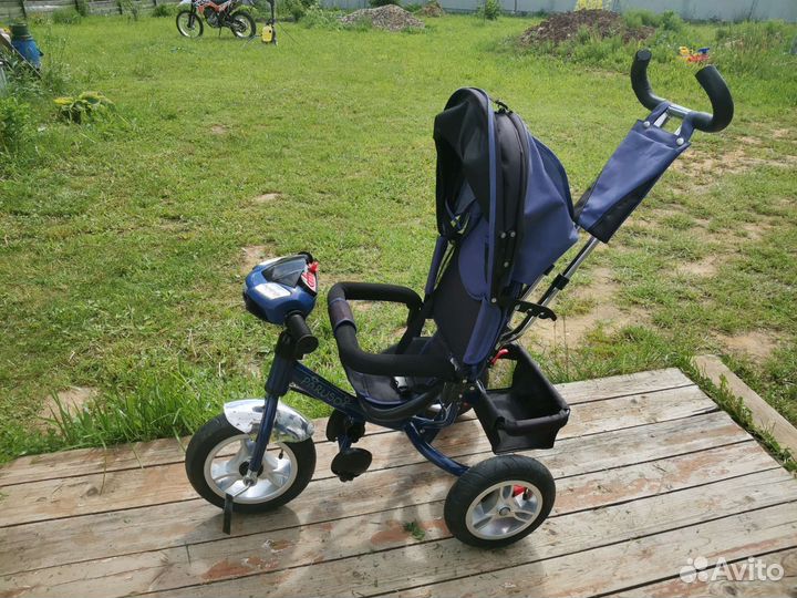 Трехколесный велосипед с родительской ручкой