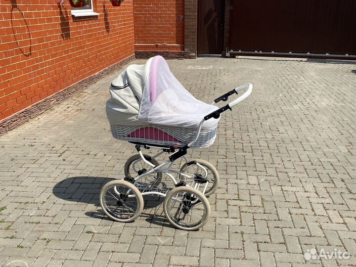 Коляска из эко кожи