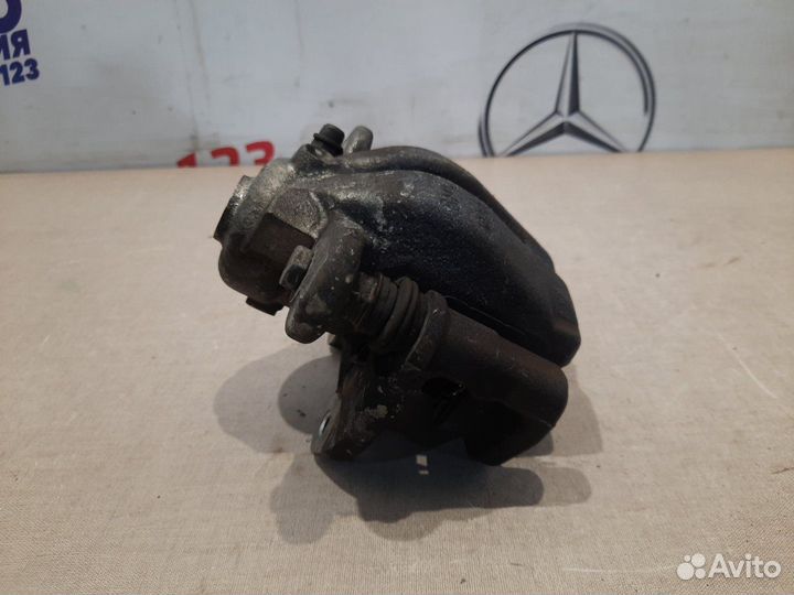 Суппорт задний левый Bmw 120 E87 N46B20B 2007