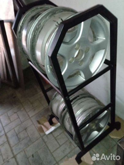 Стеллаж для хранения колëс