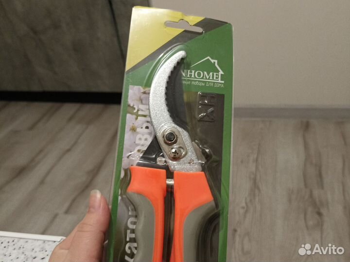 Секатор садовый