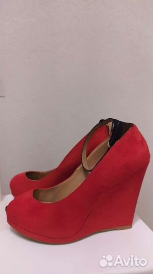 Праздничные туфли (босоножки) на танкетке Zara