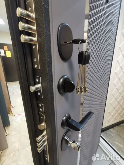 Дверь металлическая