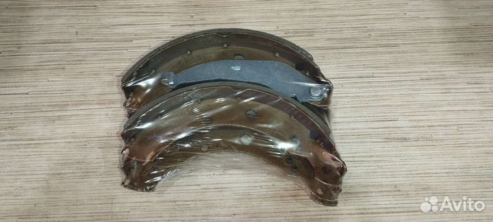 Задние тормозные колодки (барабанные) Rapid, Polo