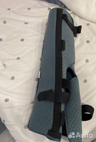 Тутор на коленный сустав