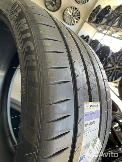 Michelin Pilot Sport 4 S 275/35 R22 и 315/30 R22 107Y