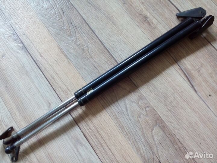 Амортизатор(пара) двери багажника Т. королла100