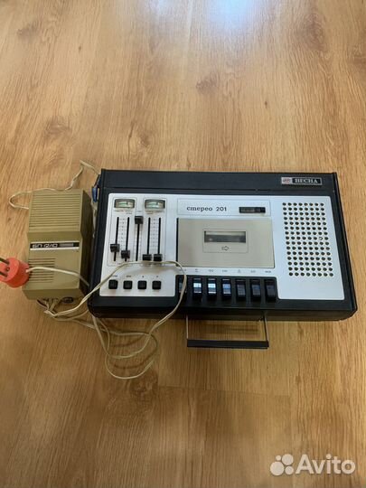 Кассетный магнитофон весна