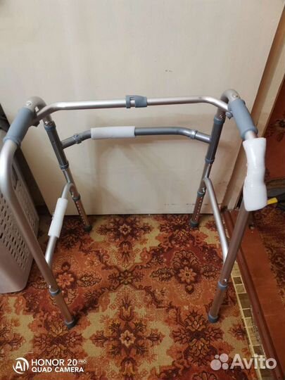 Ходунки для инвалидов