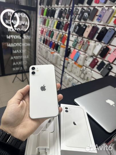 iPhone 11, 64 ГБ