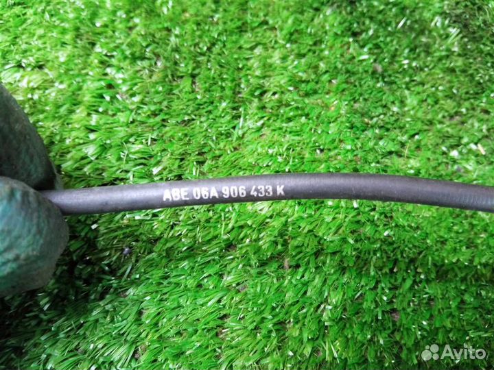 Датчик положения коленвала Volkswagen Passat (B6)