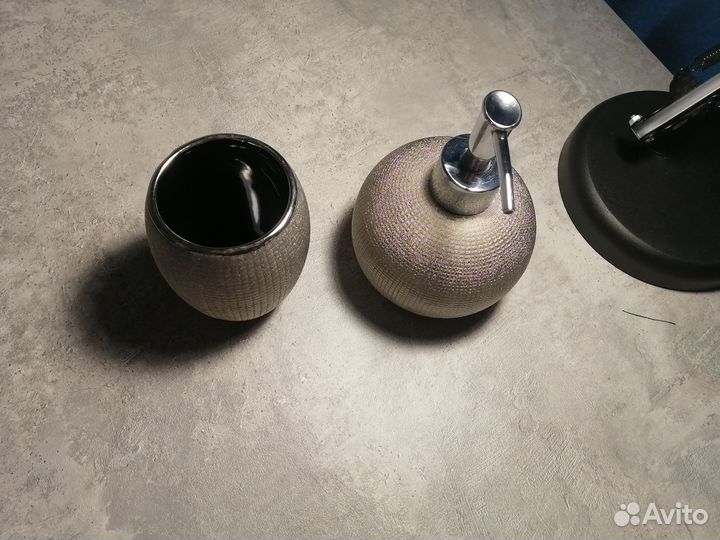 Набор для ванны зубной пасты, щёток и жидкого мыла