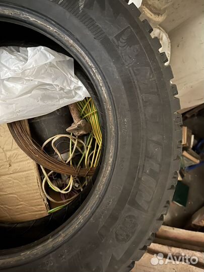 Michelin X-Ice North 3 215/65 R16