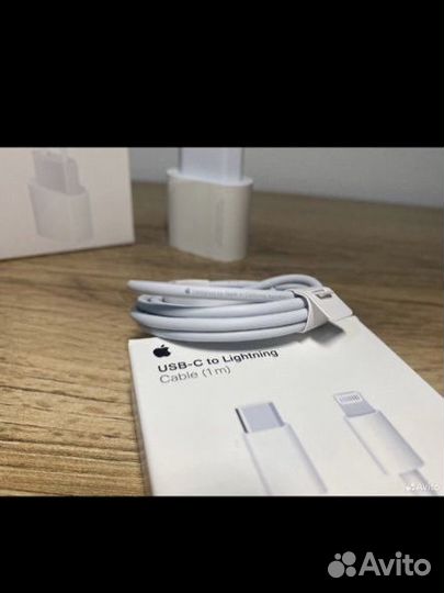 Зарядка на iPhone 20w