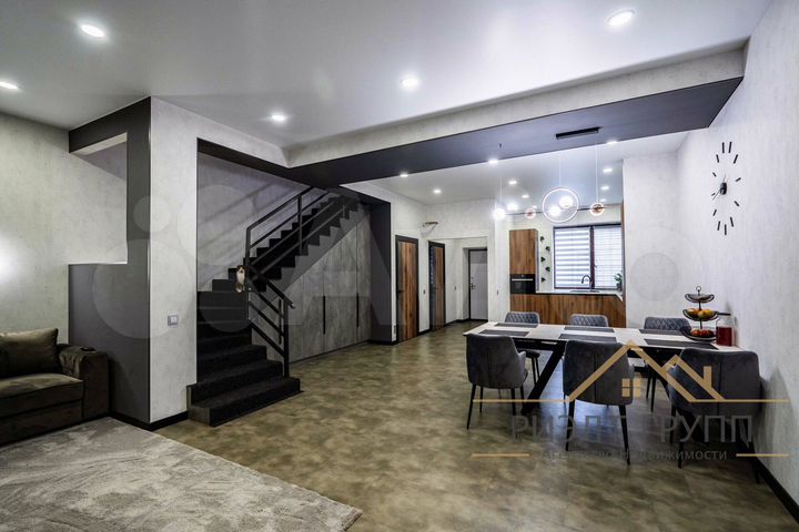 Таунхаус 250 м² на участке 3 сот.