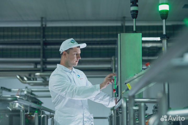 Оператор линии производства молока