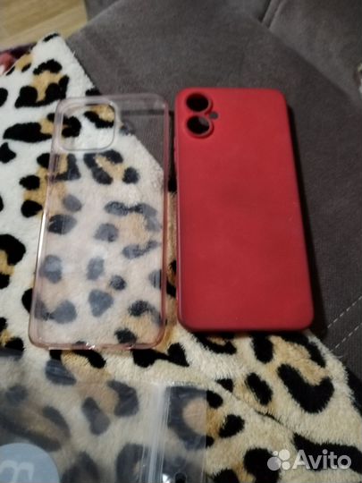 Чехлы на телефон