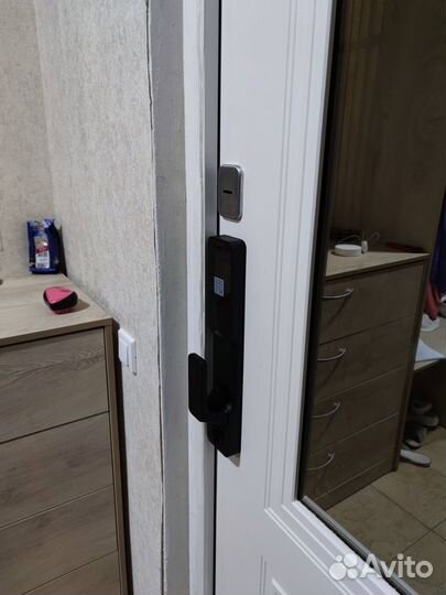 Установка умных/электронных/биометрических замков