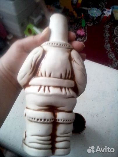 Глиняная бутылка