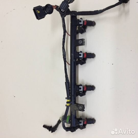 Рейка топливная рампа Renault Duster 2012