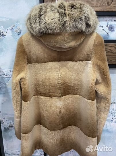 Якутия теплая шуба с капюшоном р46 бобрс волком