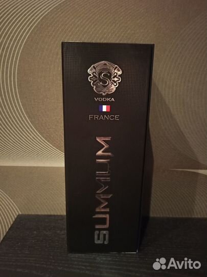 Бутылка от водки Summum