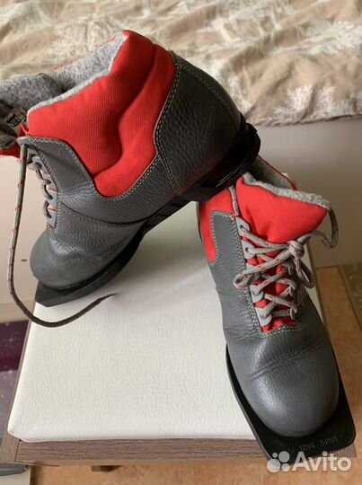 Лыжные ботинки