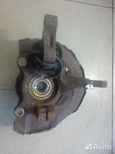 Поворотный кулак левый и правый Lancer 9 1.6 л