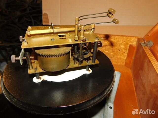 Настенные, механические часы с боем 