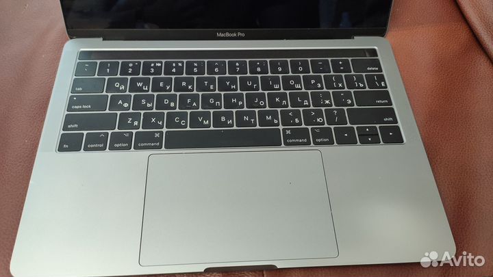 Apple MacBook Pro 13 2017 touch bar