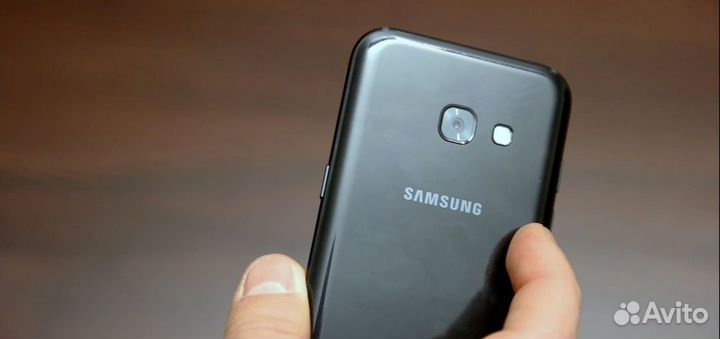 Телефон samsung A3 2017
