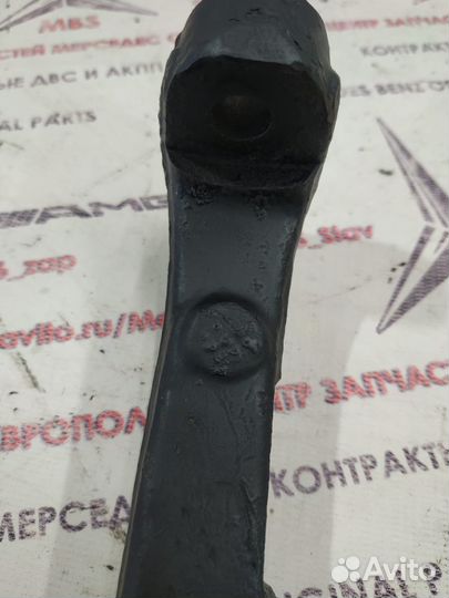 Кулак w210 4Matic Mercedes передний