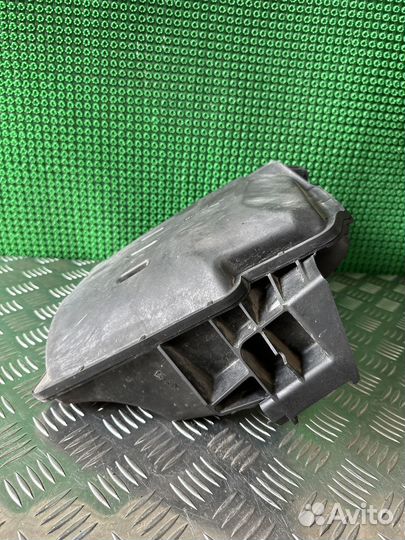 Корпус воздушного фильтра Renault Clio 2 1.4 K4J