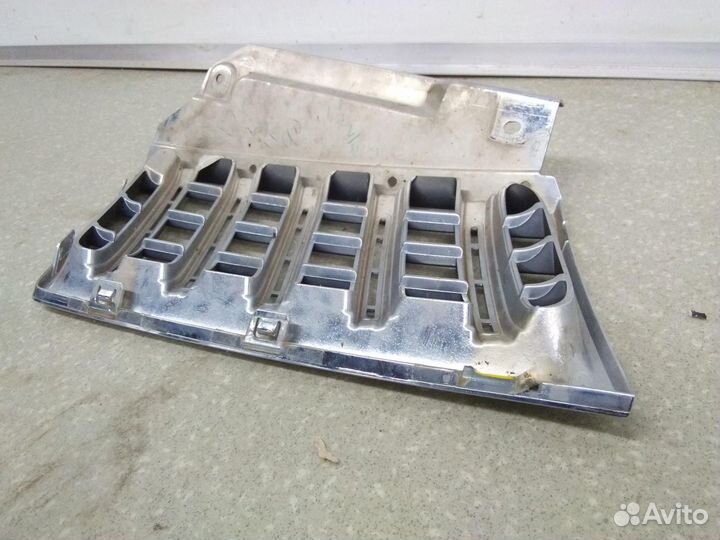 Решетка радиатора Mitsubishi Pajero Montero Sport