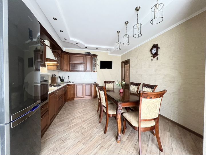 4-к. квартира, 129,1 м², 7/10 эт.