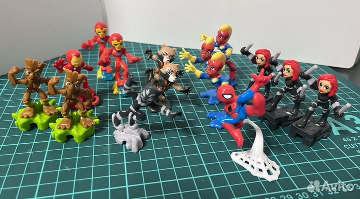 Фигурки супергероев Marvel из киндер сюрприза
