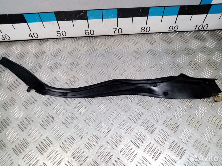 Б/У Уплотнитель фары левой#001