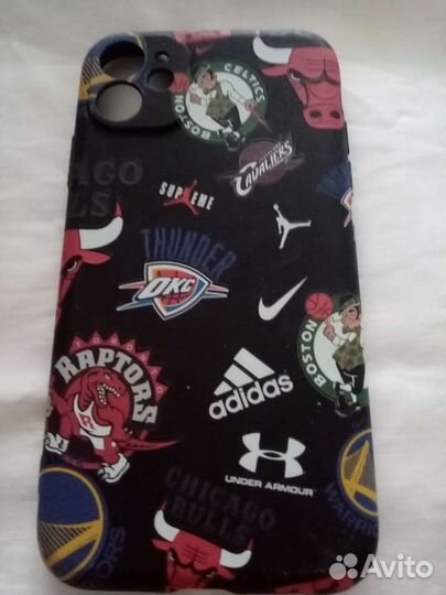 Чехлы на Айфон 11