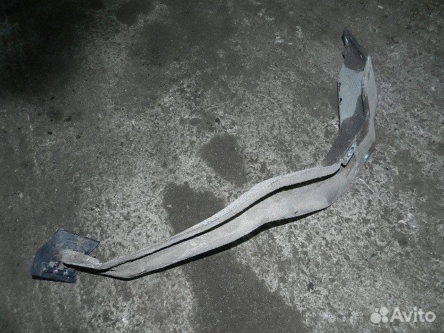 Кронштейн крепления крыла передней оси средний лев