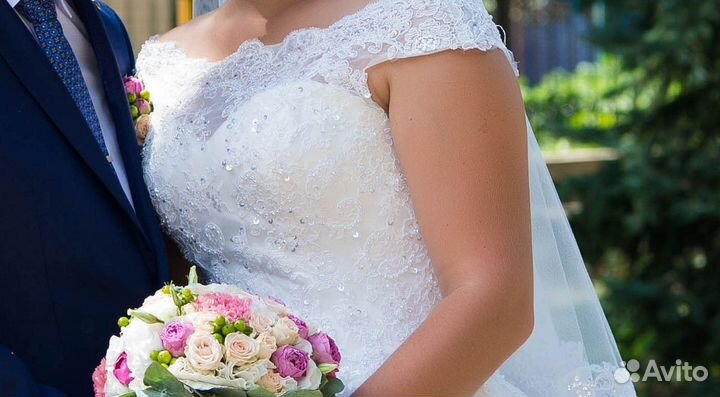 Свадебное платье