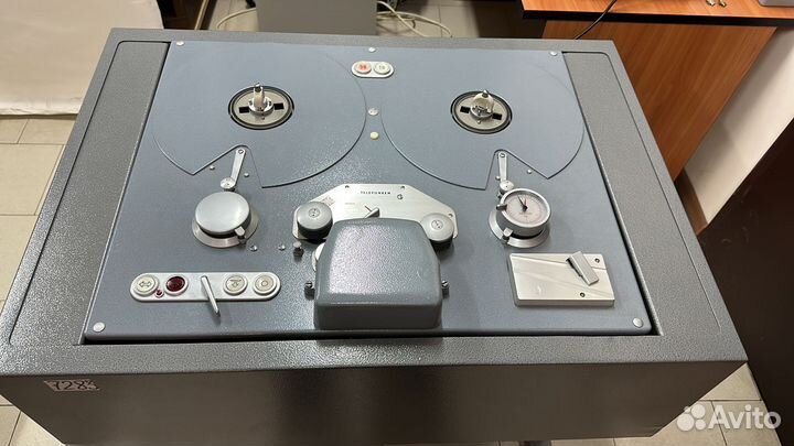 Магнитофон Telefunken M15A 1/4 ламповый