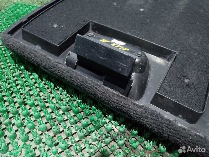 Крышка багажного отделения левая BMW X5