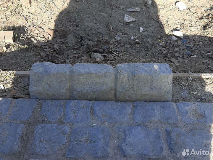 Бордюрный камень