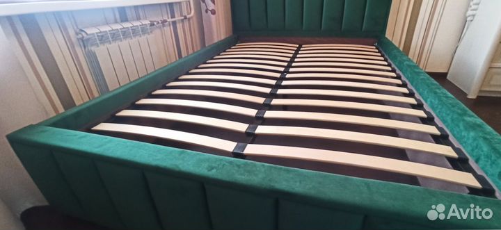 Кровать двуспальная с мягким изголовьем