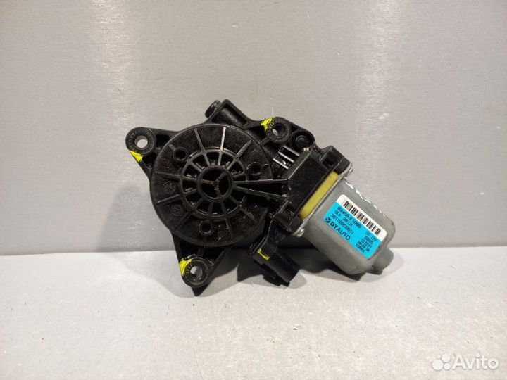 Мотор стеклоподъемника задний левый Kia Sportage 4