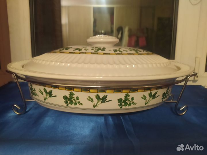 Блюдо сервировочное с крышкой