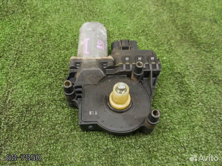 Моторчик стеклоподъемника Audi A6 C5 седан